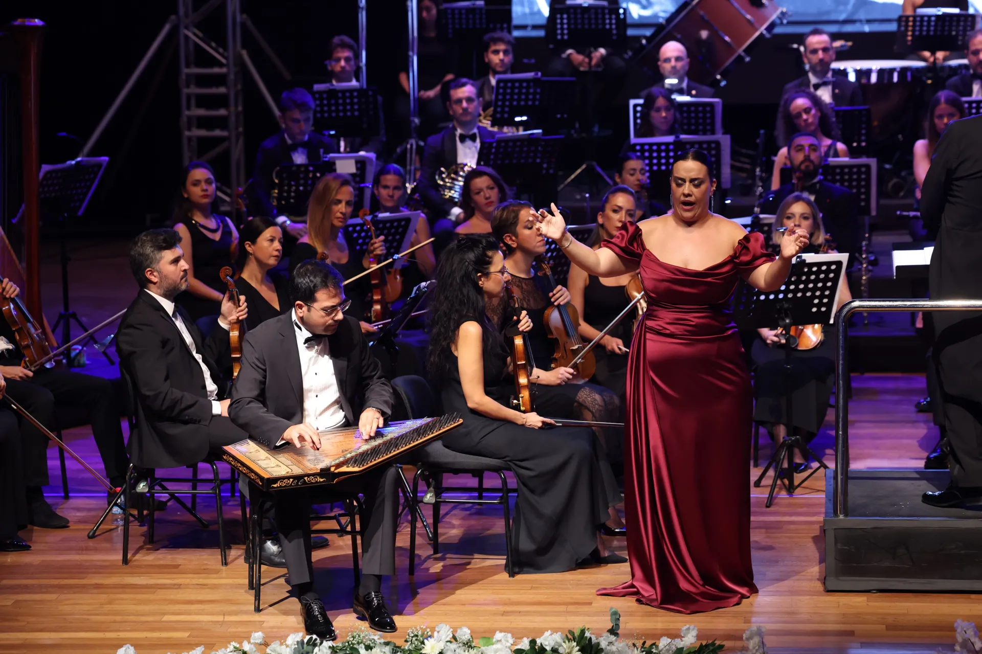 LEYLA GENCER OPERA VE SANAT MERKEZİ’NİN YENİ DÖNEMİ ORKESTRA SYMPHONİSTA’NIN ETKİLEYİCİ PERFORMANSI İLE BAŞLADI