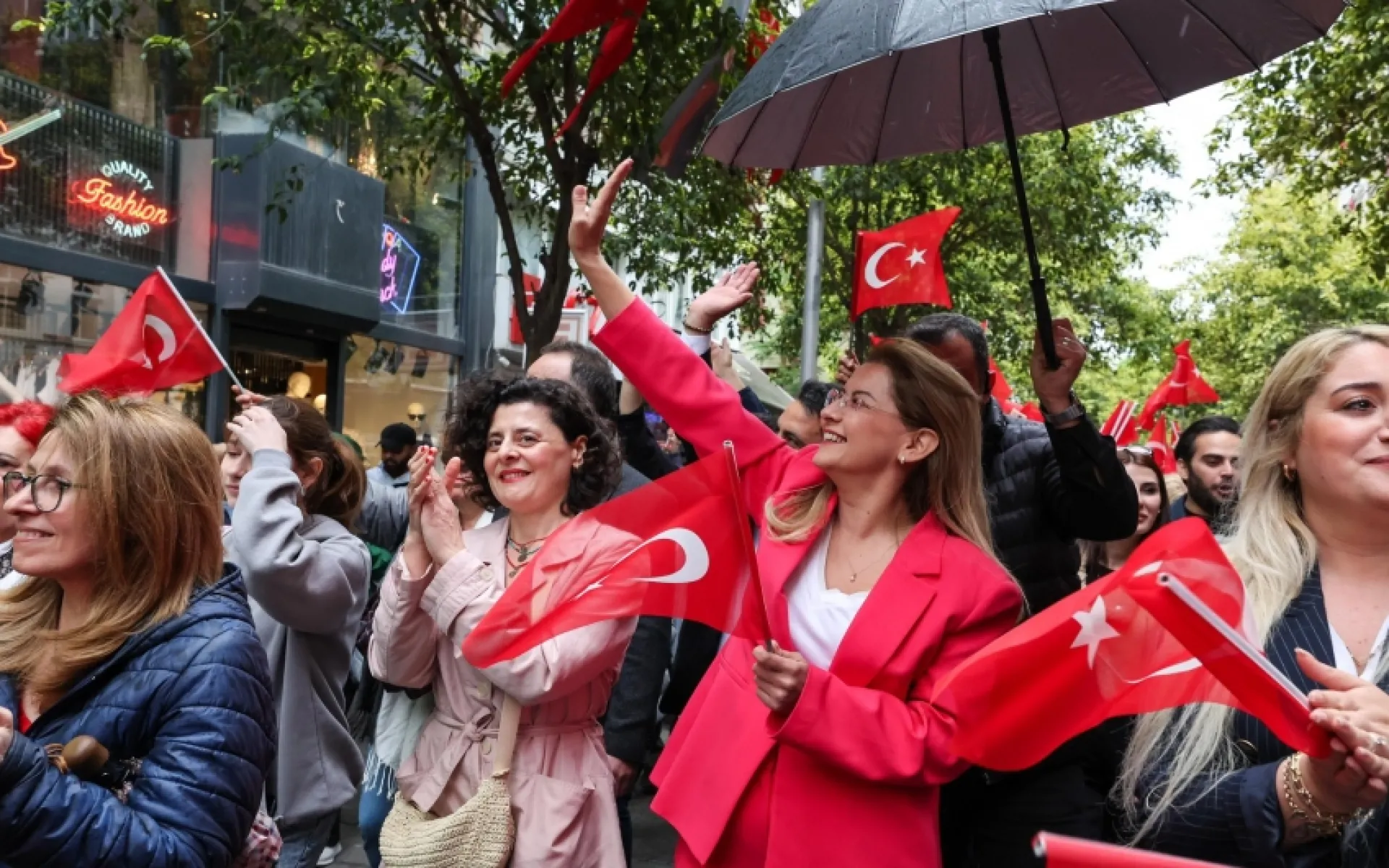 Yaşasın Mustafa Kemal Atatürk, Yaşasın 19 Mayıs, Yaşasın Gençlik, Yaşasın Bakırköy!