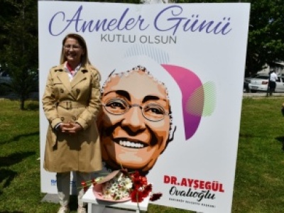 Bütün annelerimiz melek    Bütün özel günlerimizi bir arada gerçireceğiz. Bir kez daha anneler gününüz kutlu olsun!