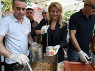 Bakırköy'lüler Aşure Paylaşımında Bir Araya Geldi